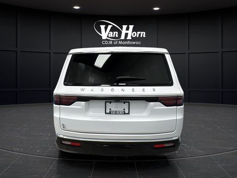 Used 2024 Jeep Wagoneer L 4WD w/ HD Trailer Tow Package image 6