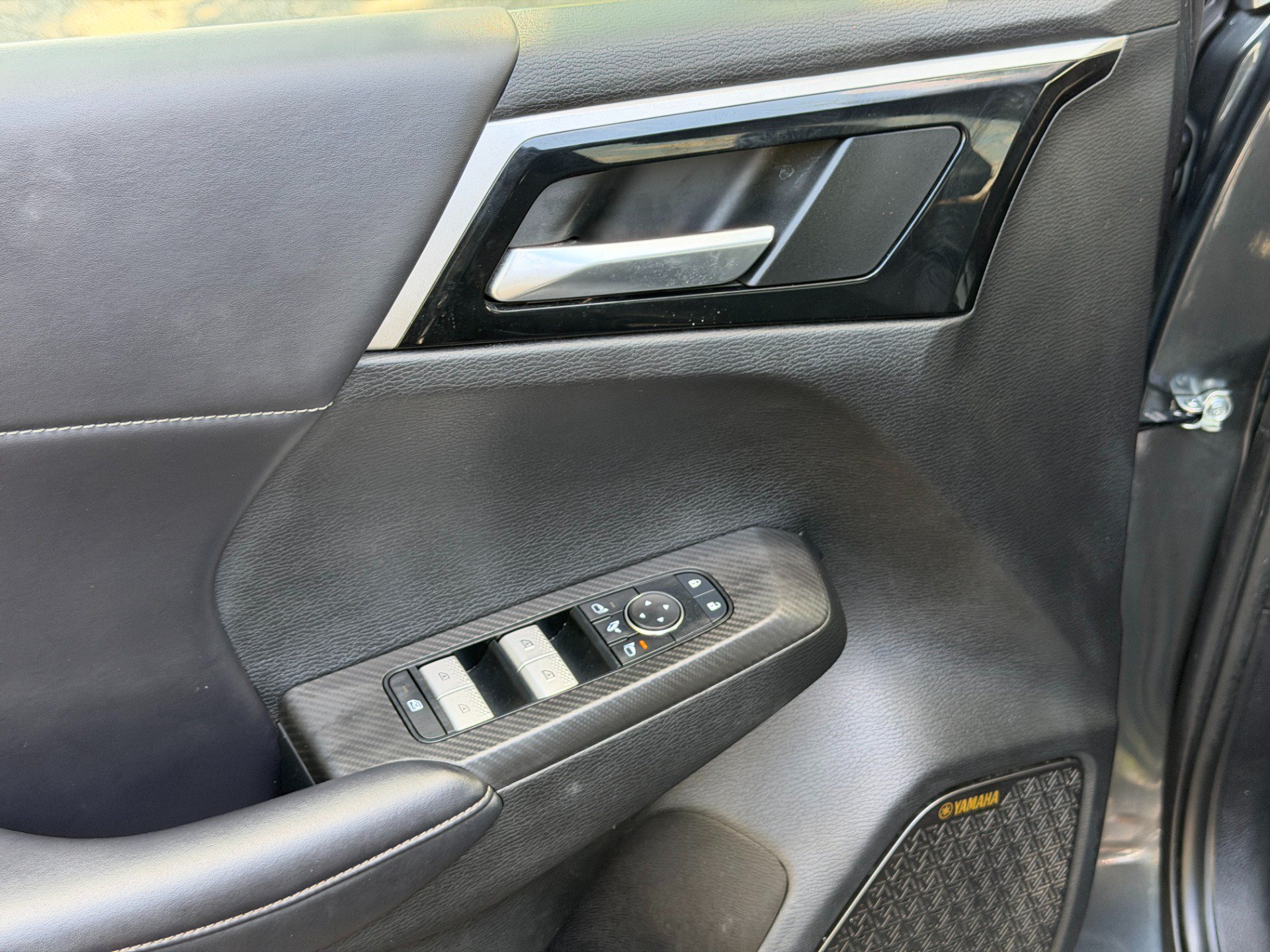 Used 2025 Mitsubishi Outlander SE FWD image 27