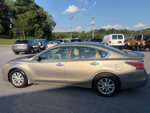 Used 2014 Nissan Altima 2.5 S w/ Sport Value Package FWD image 19