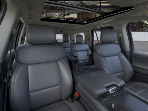 New 2026 Ford Expedition Active image 10