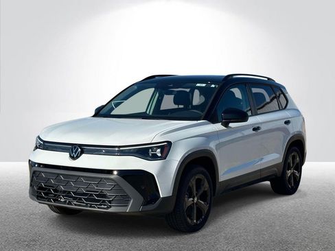 New 2025 Volkswagen Taos SE AWD/4WD image 1