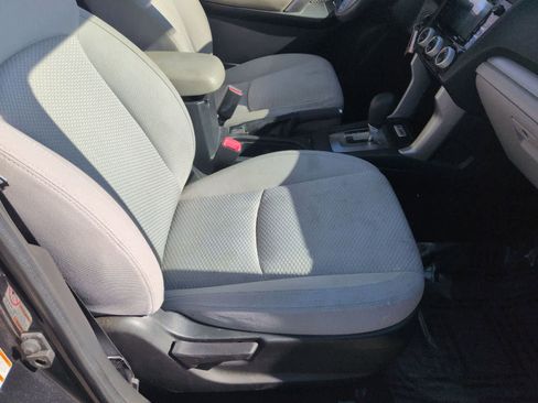 Used 2018 Subaru Forester 2.5i Premium image 19