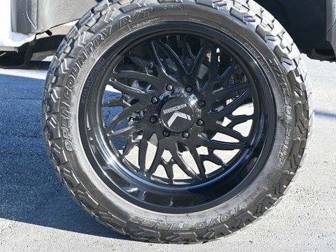 Used 2024 GMC Sierra 2500 AT4 w/ AT4 Premium Plus Package image 15