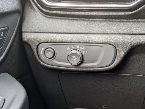 Used 2022 Chevrolet Bolt LT w/ Infotainment Package image 17