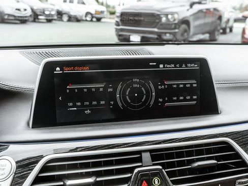 Used 2022 BMW 750i xDrive w/ Executive Package image 27