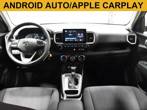 Used 2024 Hyundai Venue SE FWD image 2