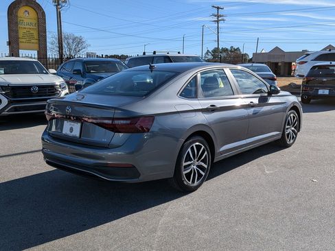 New 2026 Volkswagen Jetta SE image 3