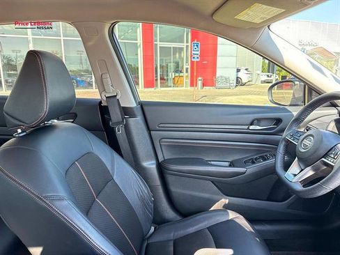 Used 2022 Nissan Altima 2.5 SR FWD image 9