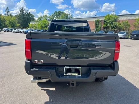 Used 2025 Toyota Tacoma SR w/ SR Upgrade Package AWD/4WD image 6