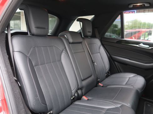 Used 2019 Mercedes-Benz GLE 400 4MATIC image 36