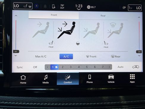 Used 2025 Chrysler Pacifica Select FWD image 21