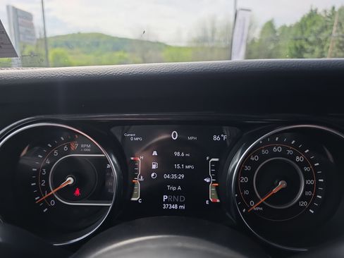Used 2021 Jeep Wrangler Unlimited Sport AWD/4WD image 24
