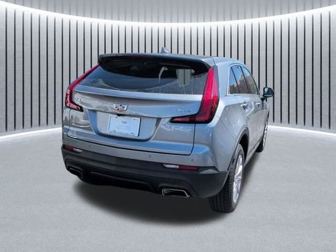Used 2023 Cadillac XT4 Luxury w/ Cold Weather Package AWD/4WD image 5