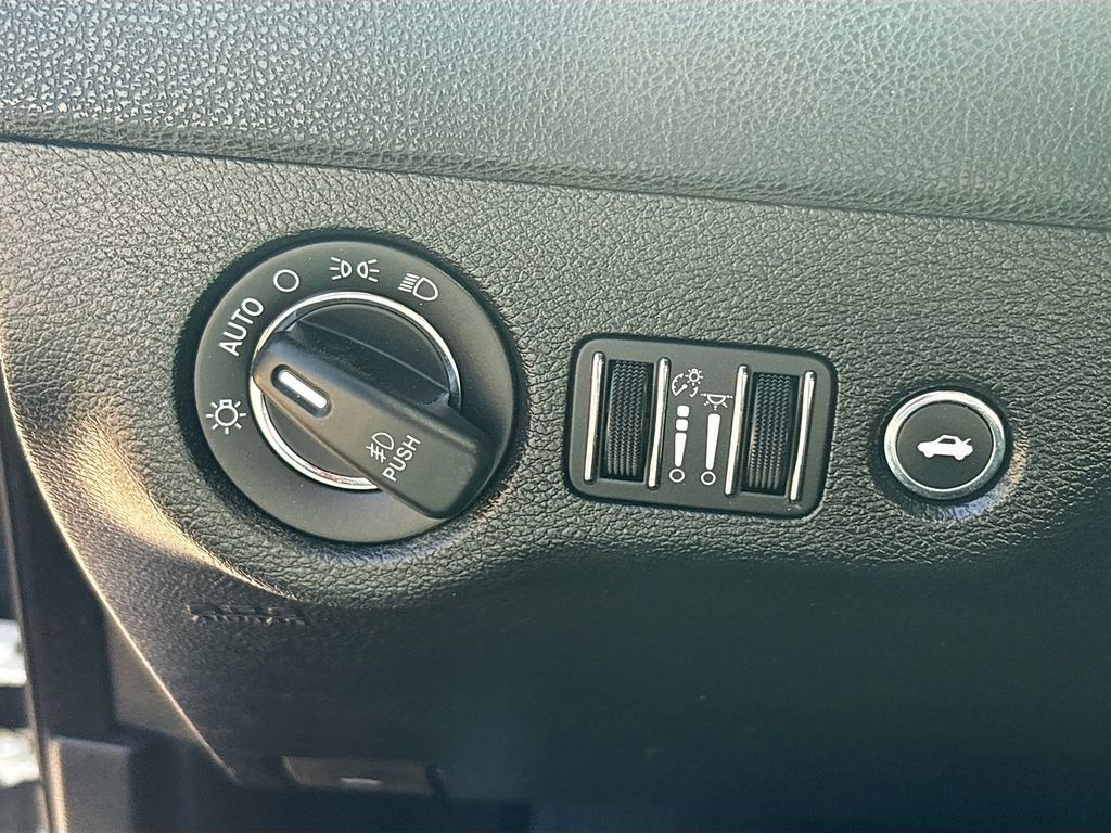 Used 2023 Chrysler 300 S w/ Comfort Group RWD image 10
