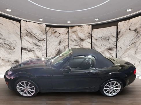 Used 2010 MAZDA MX-5 Miata Touring w/ Suspension Pkg image 3