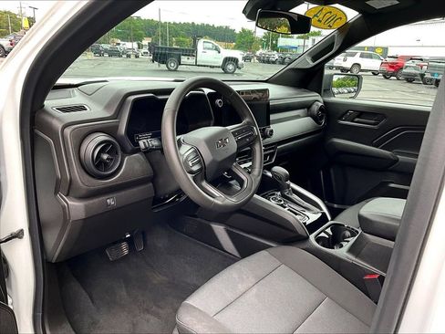 Used 2024 Chevrolet Colorado Trail Boss AWD/4WD image 8