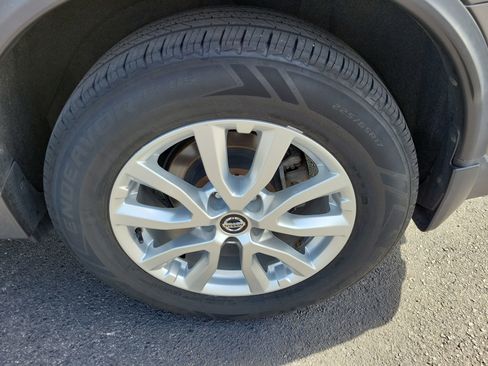 Used 2019 Nissan Rogue S w/ Special Edition Package FWD image 34