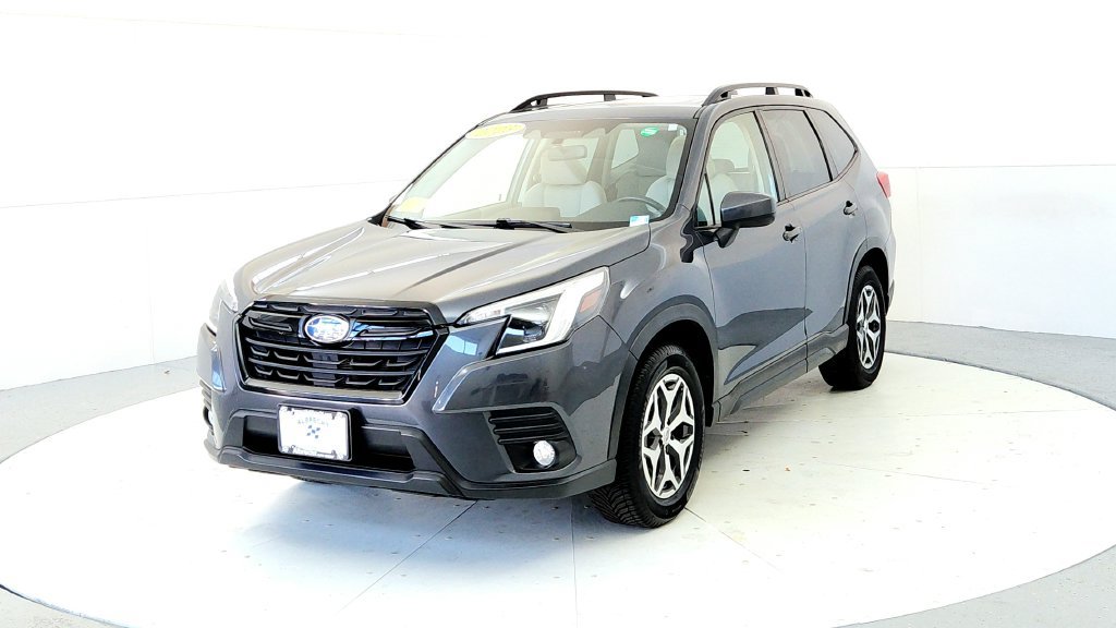 Used 2023 Subaru Forester Premium AWD/4WD image 2
