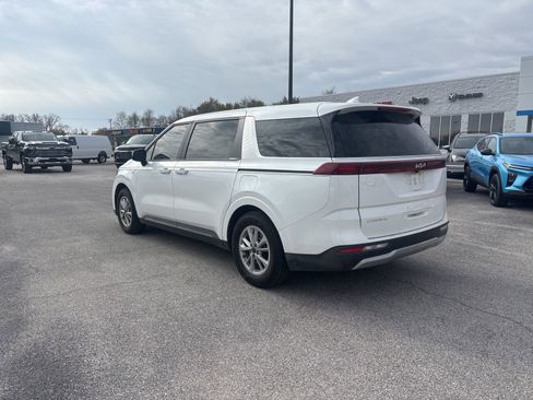 Used 2024 Kia Carnival LX image 4