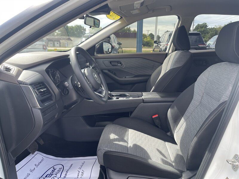 Used 2021 Nissan Rogue S FWD image 12
