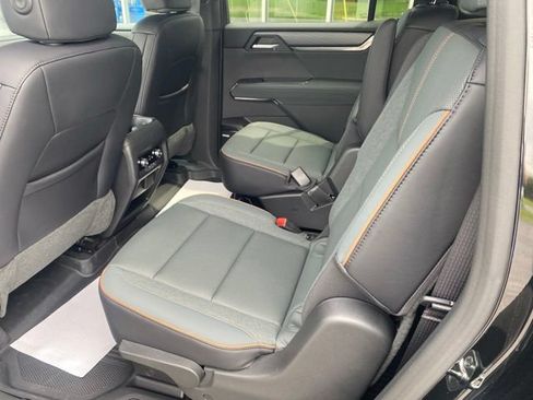 Used 2026 GMC Acadia AT4 w/ LPO, Floor Liner Package AWD/4WD image 26