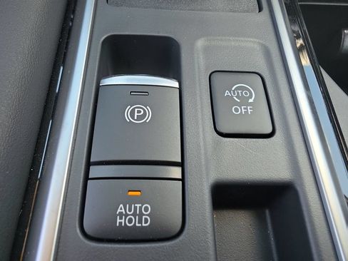 New 2026 Nissan Pathfinder SL FWD image 36