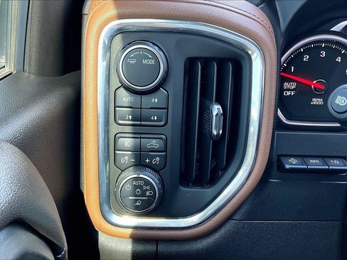 Used 2021 Chevrolet Silverado 1500 High Country w/ Technology Package AWD/4WD image 38