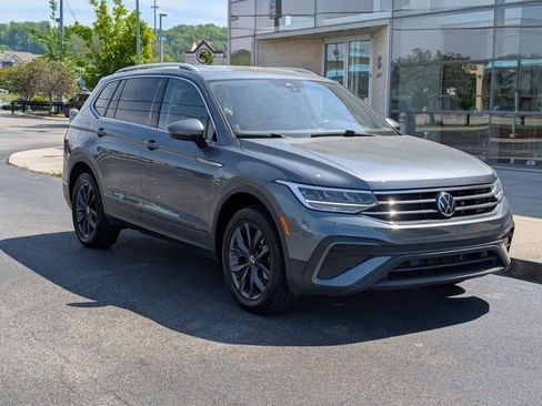 Used 2022 Volkswagen Tiguan SE image 8
