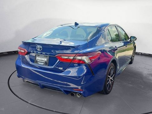 Used 2024 Toyota Camry SE FWD image 3