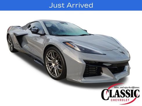 Used 2025 Chevrolet Corvette Z06 RWD image 1