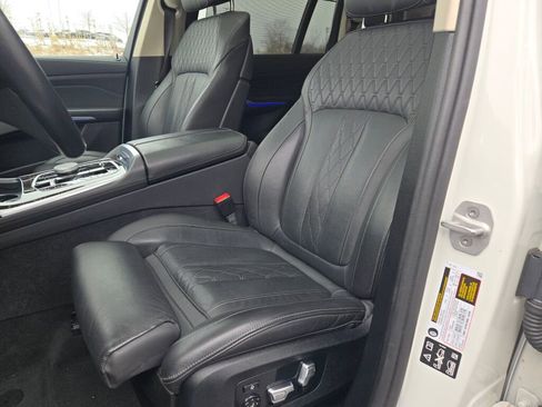 Used 2025 BMW X7 xDrive40i image 24