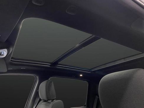 New 2026 RAM 1500 4x4 Crew Cab image 7