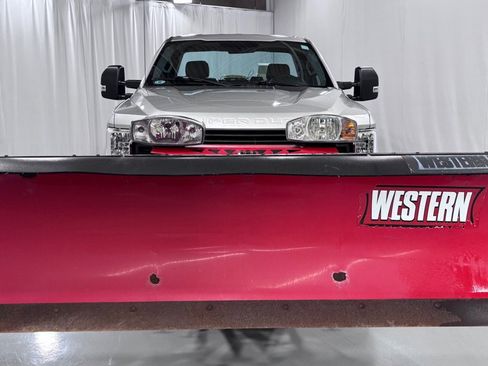 Used 2017 Ford F250 XL w/ Power Equipment Group AWD/4WD image 2