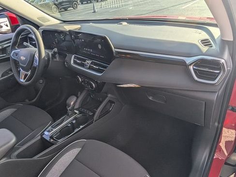 New 2026 Chevrolet TrailBlazer LT w/ Convenience Package FWD image 8