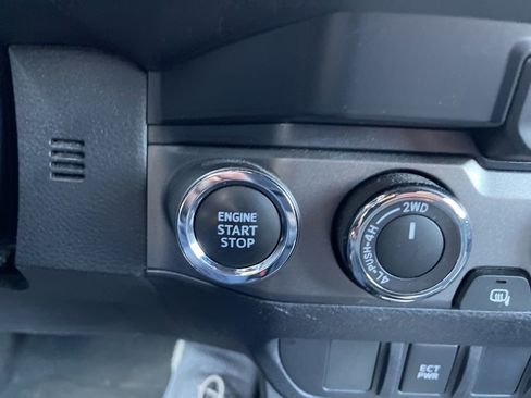 Used 2022 Toyota Tacoma TRD Sport image 13