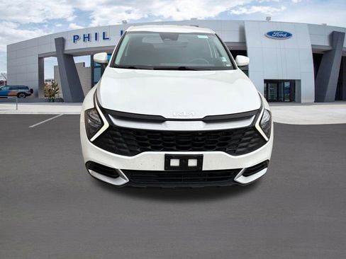 Used 2023 Kia Sportage LX image 9