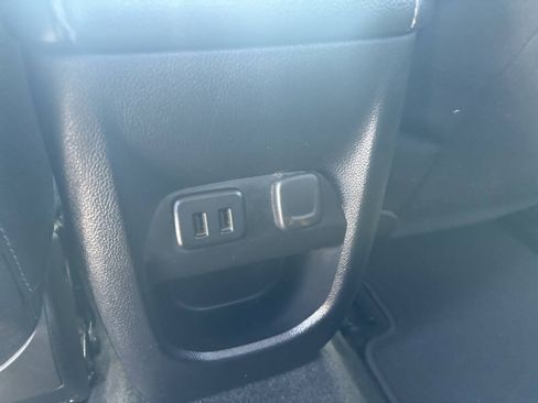 Used 2017 GMC Canyon SLE w/ Nightfall Edition AWD/4WD image 7