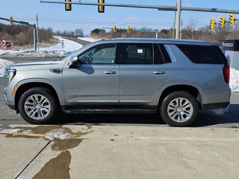 Used 2025 GMC Yukon Denali image 3