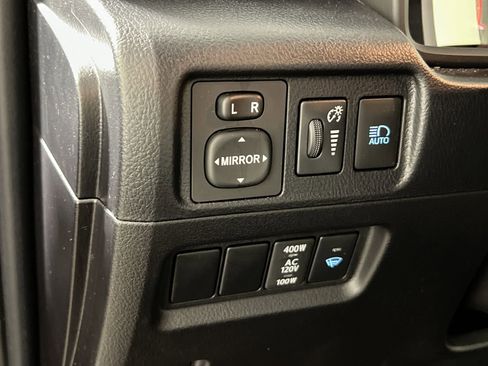 Used 2023 Toyota 4Runner SR5 Premium w/ Moonroof Package RWD image 31