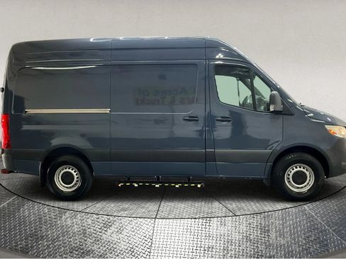 Used 2019 Mercedes-Benz Sprinter 144 image 9