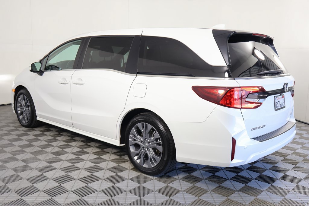 Used 2025 Honda Odyssey Touring image 6