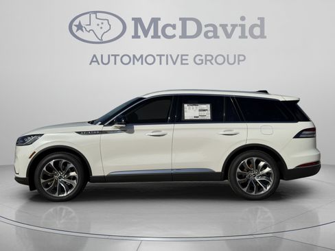 New 2026 Lincoln Aviator 2WD image 4