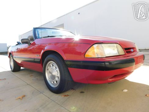 Used 1989 Ford Mustang LX image 36