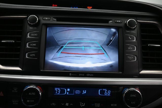 Used 2019 Toyota Highlander Plus AWD/4WD image 16
