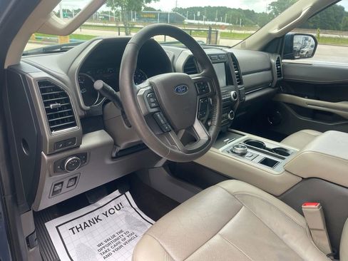 Used 2018 Ford Expedition XLT w/ Equipment Group 202A RWD image 15