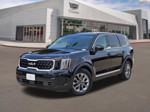 Used 2023 Kia Telluride LX AWD/4WD image 1