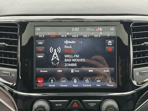 Used 2019 Jeep Grand Cherokee Limited image 16