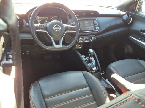 Used 2020 Nissan Kicks SR w/ SR Premium Package image 17