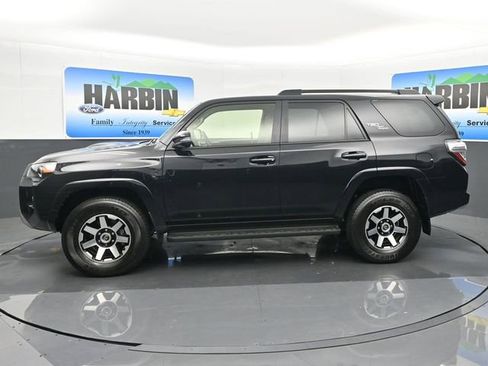 Used 2024 Toyota 4Runner TRD Off-Road Premium image 2