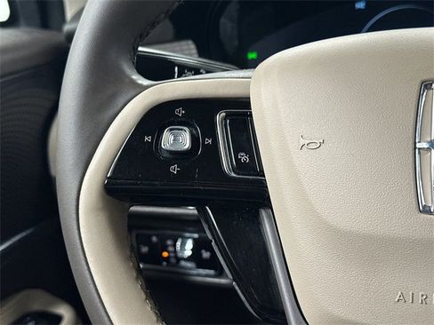 Used 2023 Lincoln Corsair AWD image 22